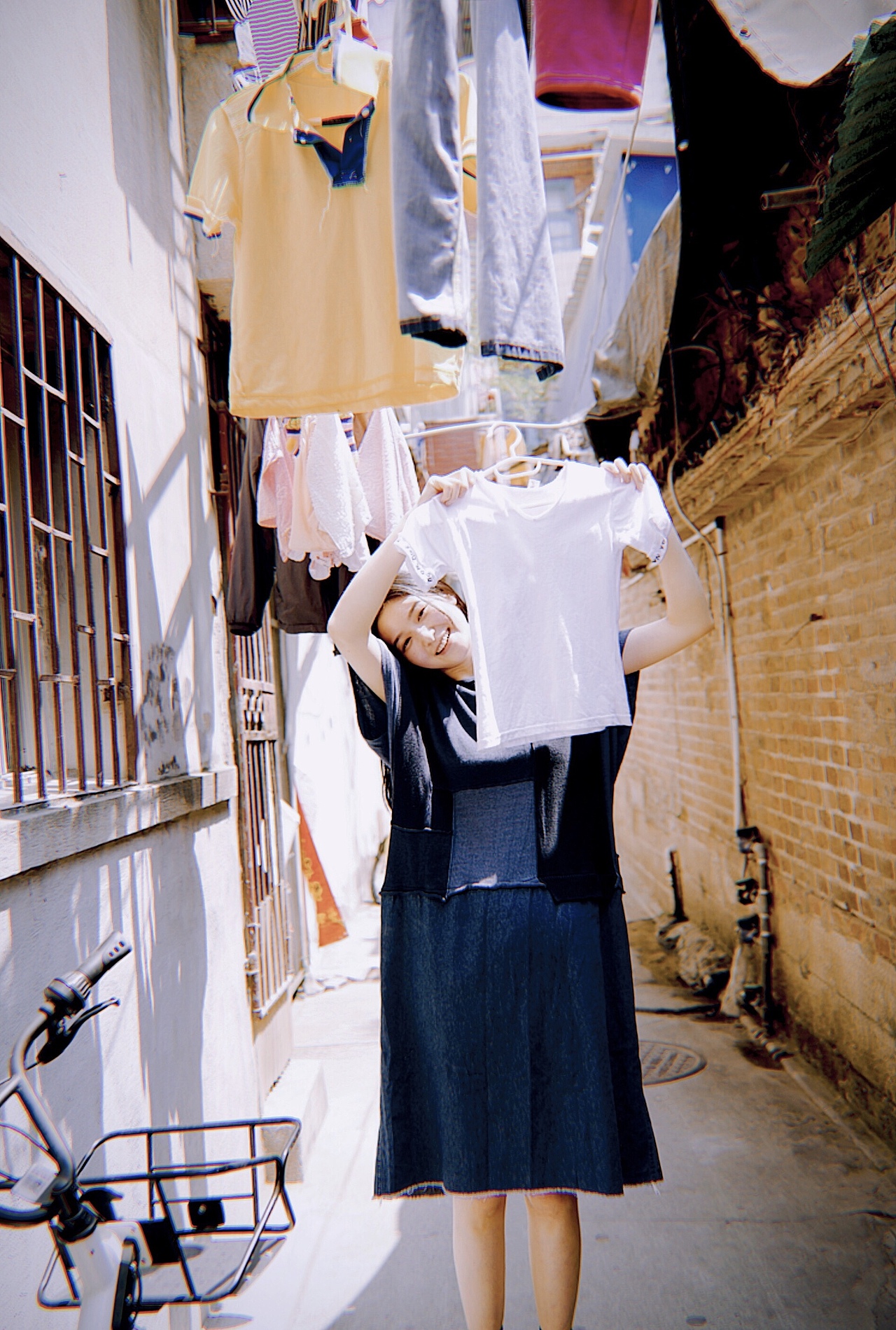 厦门小巷（图ZMTExNTAxNjUy） - 人像摄影 - 站酷设计师洗衣机它转疯了原创素材 - 站酷ZCOOL