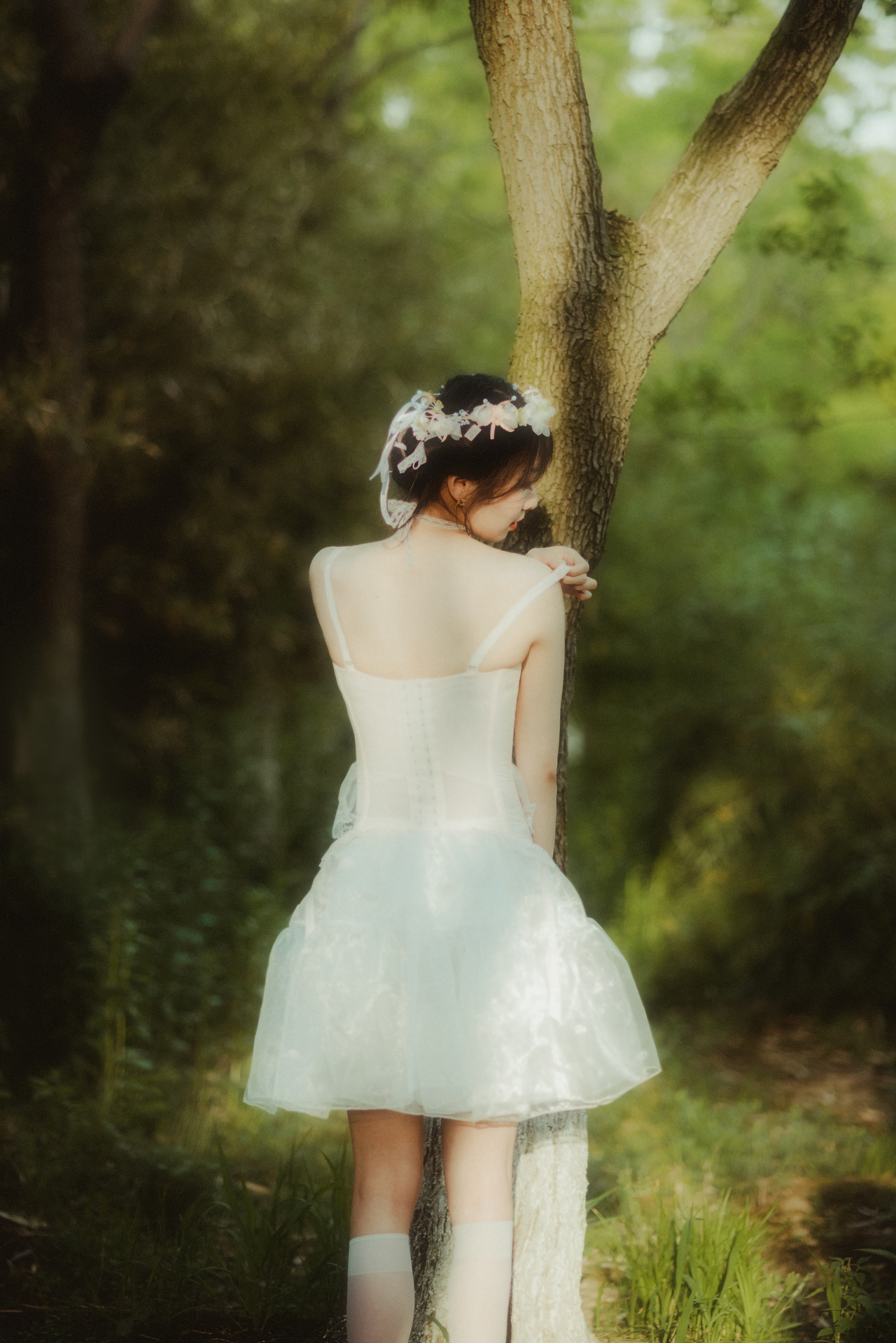 午后,少女放纵了温柔