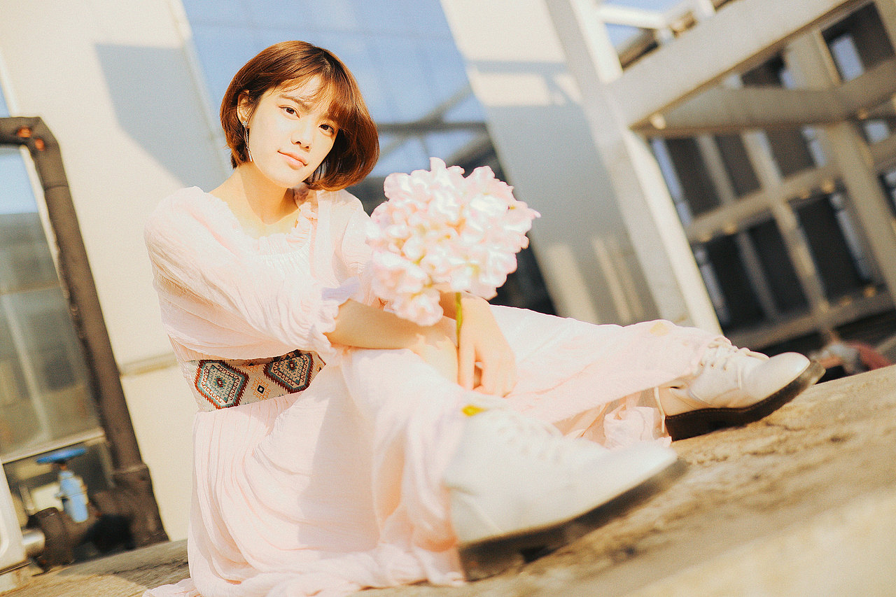 「 那个女孩和光芒」