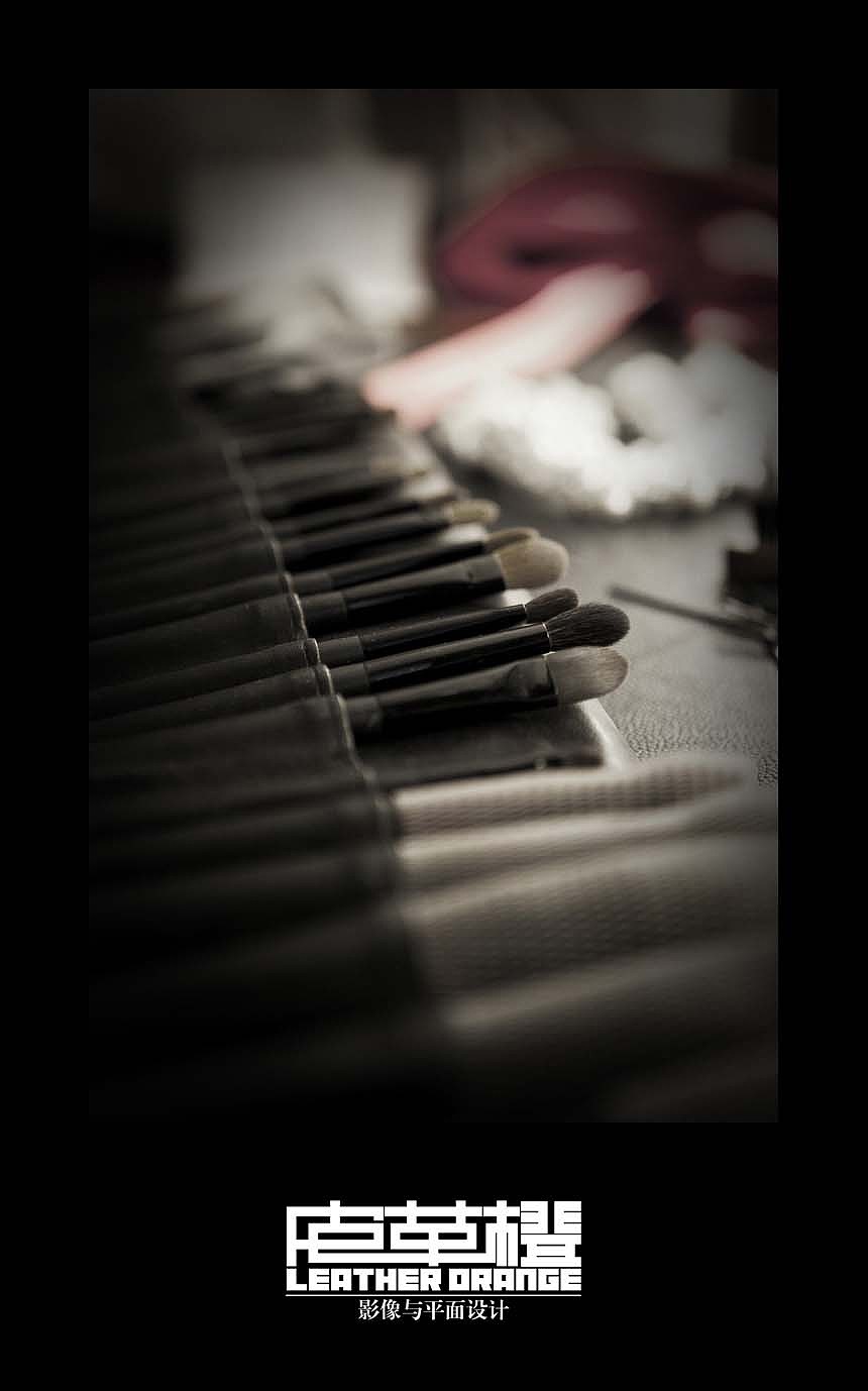 发现瞬间的感动,轻轻记录下您的婚礼的每一个细节——皮革橙影像与平面设计。