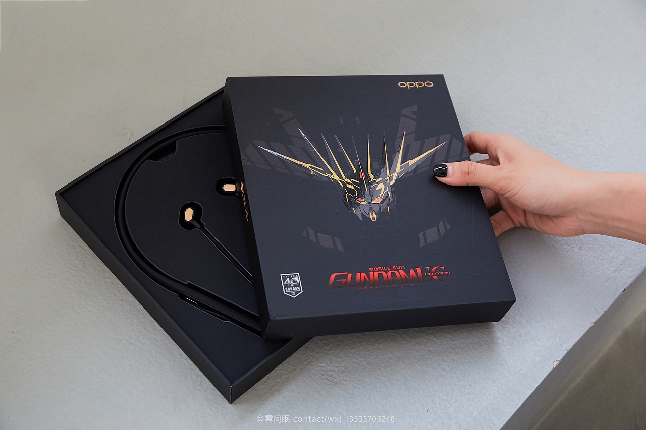 OPPO 高达降噪耳机 模特图