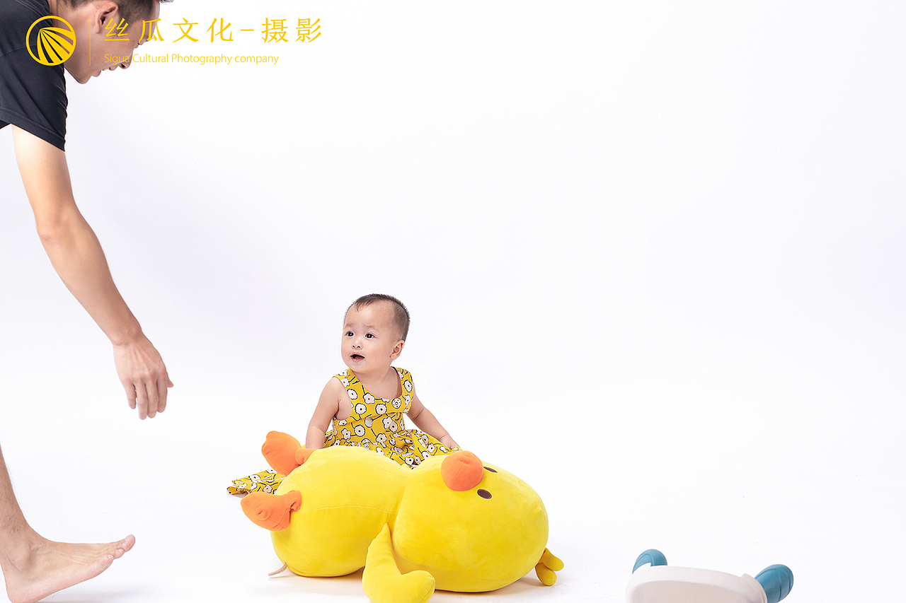 兒童周歲紀(jì)念照（圖ZMjY5NzkxMjI4） - 人像攝影 - 站酷設(shè)計(jì)師產(chǎn)品攝影精修原創(chuàng)素材 - 站酷ZCOOL