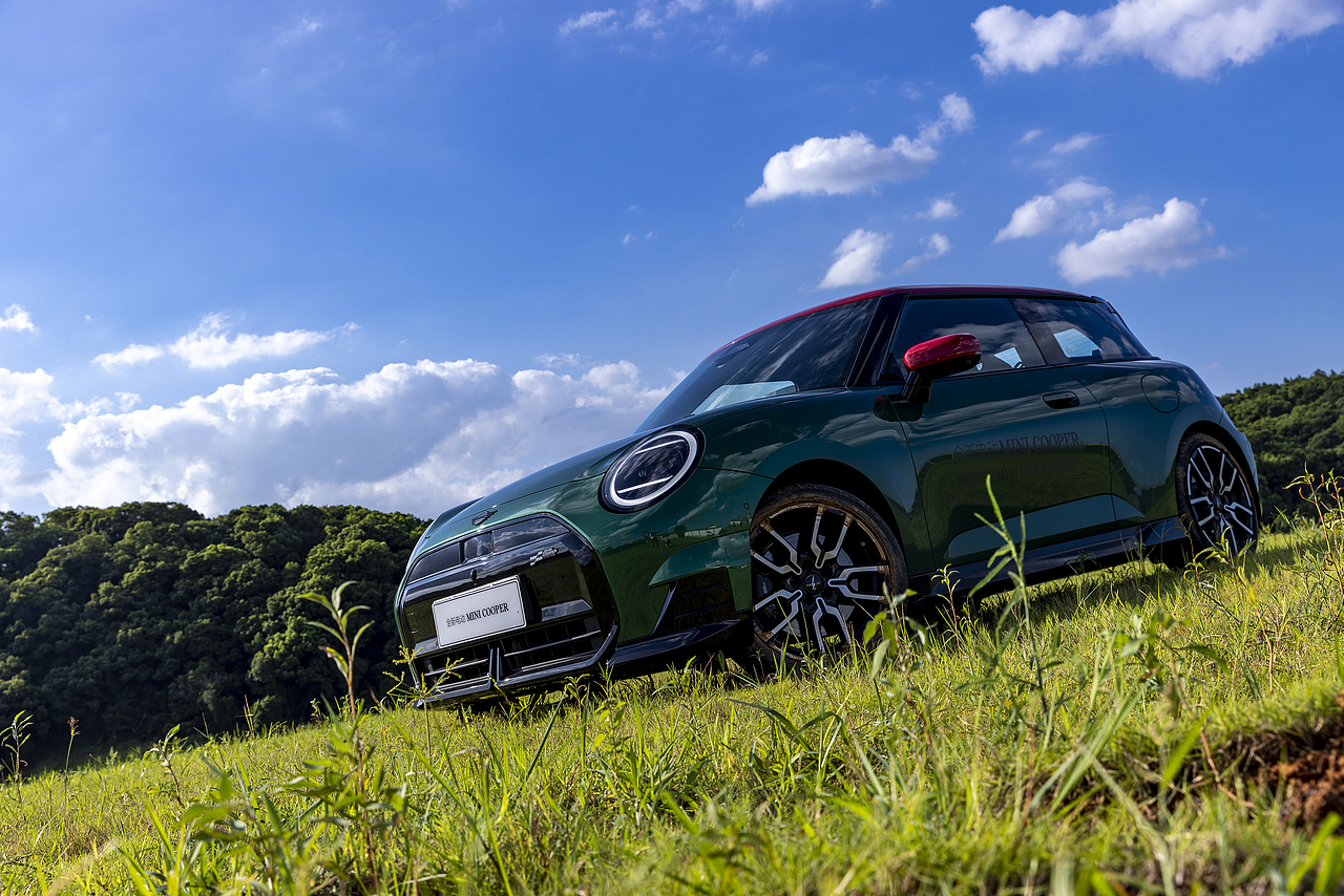 全新电动 MINI COOPER