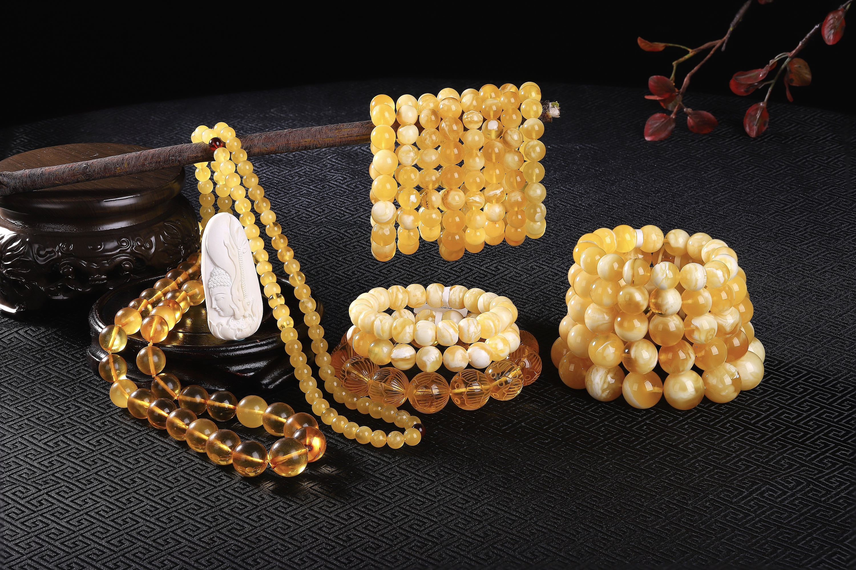 琥珀蜜蜡组合图