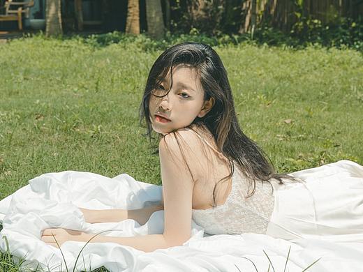 你廖廖几眼，也抵山河万色。