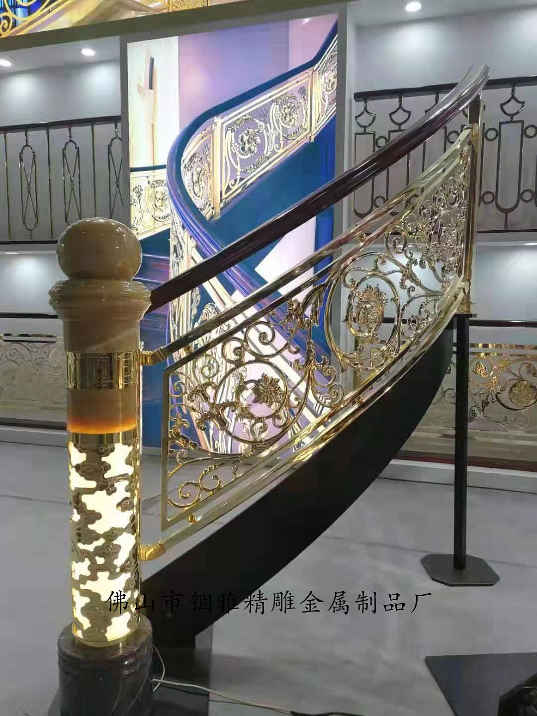 别墅旋转铜艺雕刻护栏 表面K金彰显高大上档次