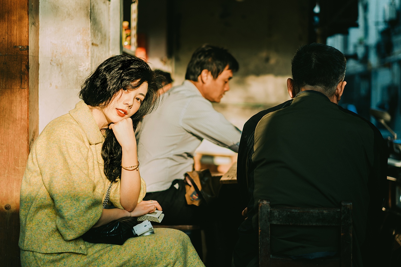 你在发光呢（图ZMjkxMjE2MzA4） - 人像摄影 - 站酷设计师悠图原创素材 - 站酷ZCOOL