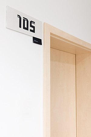 导视设计赏析-卡托维兹美术研究院（图ZMjAzMTg0MzI4） - 商业空间设计 - 站酷设计师小羊760原创素材 - 站酷ZCOOL