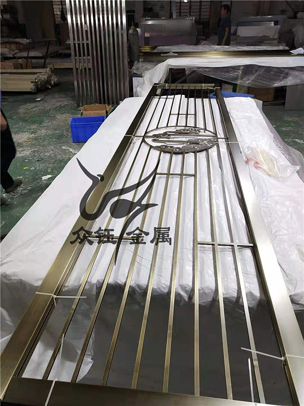 湘西厂家直供铝雕刻屏风 拉丝青古铜铝屏风（图ZMjEyNjY1NDM2） - 家装设计 - 站酷设计师众钰金属原创素材 - 站酷ZCOOL