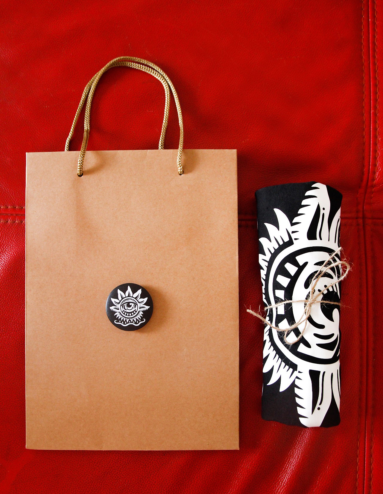 设计诗简约的T恤包装,突显T的靓丽