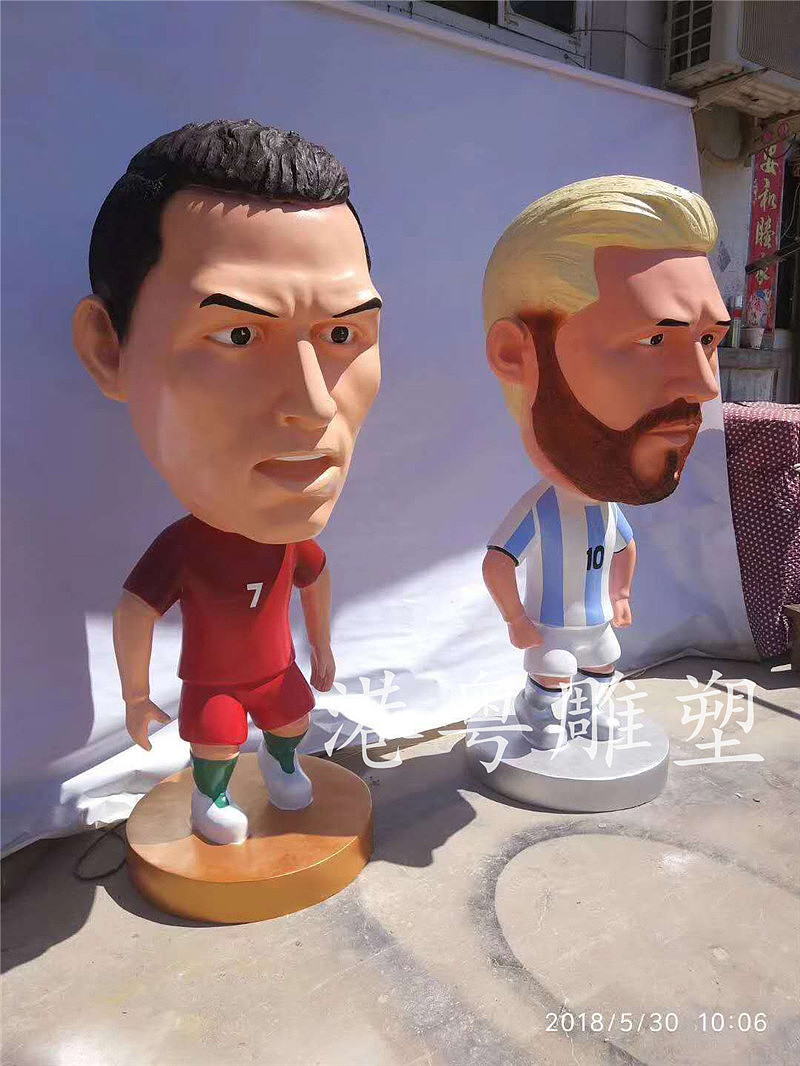 仿球星人物Q版玻璃钢运动主题雕塑足球队员C罗梅西摆件