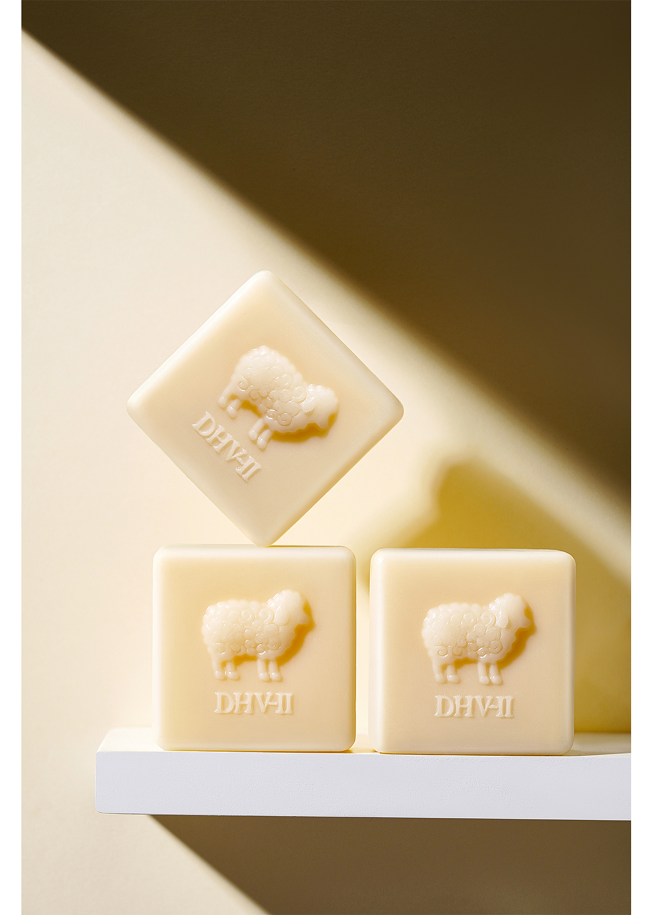 化妆品场景拍摄 彩妆 护肤品（图ZMjQ1MDU5OTA0） - 产品摄影 - 站酷设计师DJFXXOO88原创素材 - 站酷ZCOOL