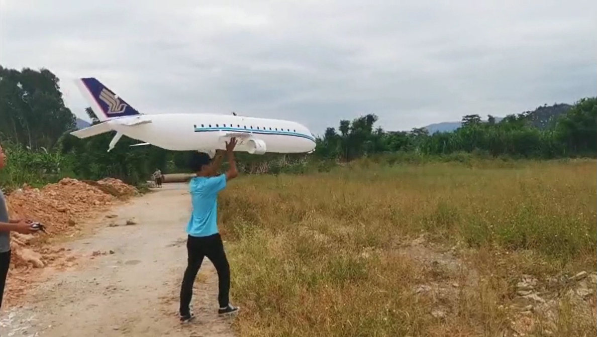 创意节目,航模客机飞行