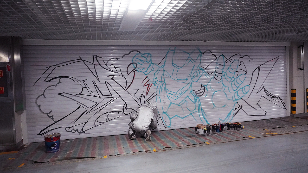 起稿，尽量不要有太多的线条