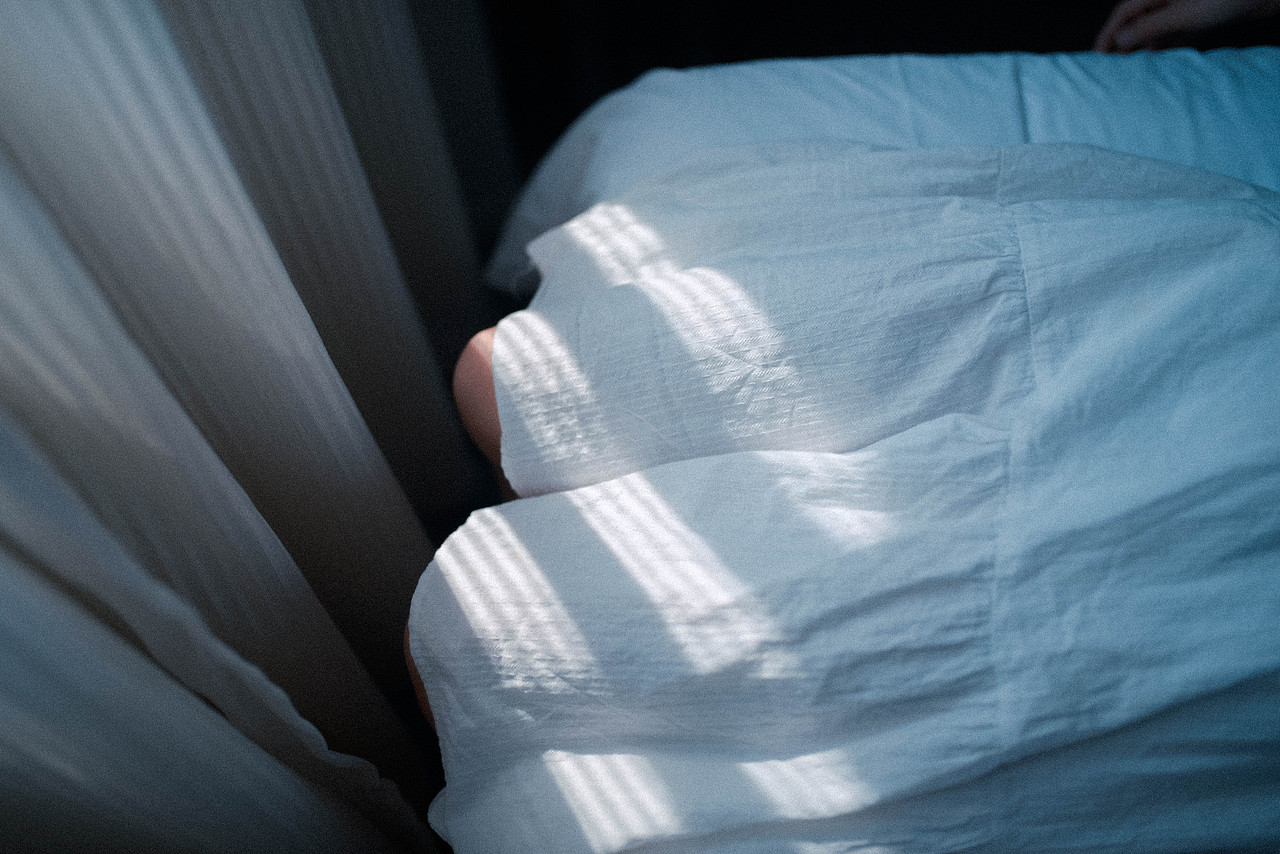 少女的祈祷（图ZMTk3Mjk2MzAw） - 人像摄影 - 站酷设计师青铷原创素材 - 站酷ZCOOL