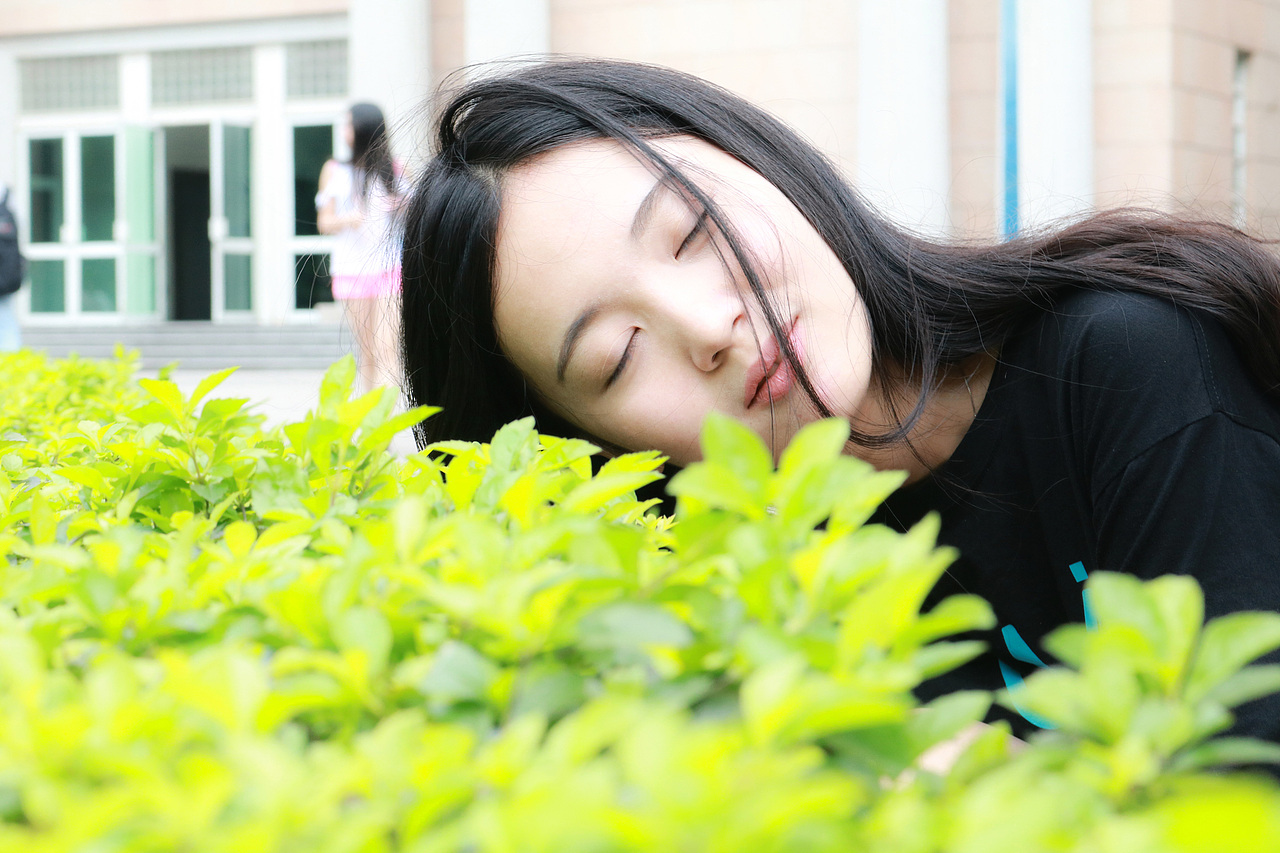 拍毕业照（图ZNTA1Nzc2MzY=） - 人像摄影 - 站酷设计师Comma_原创素材 - 站酷ZCOOL