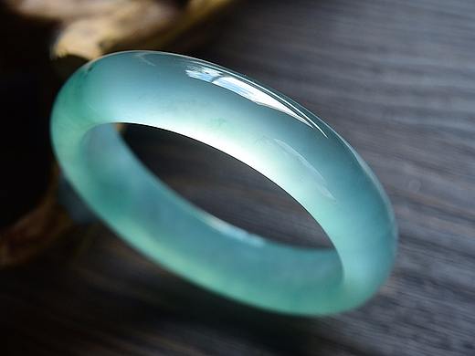 收藏级高冰翡翠手镯