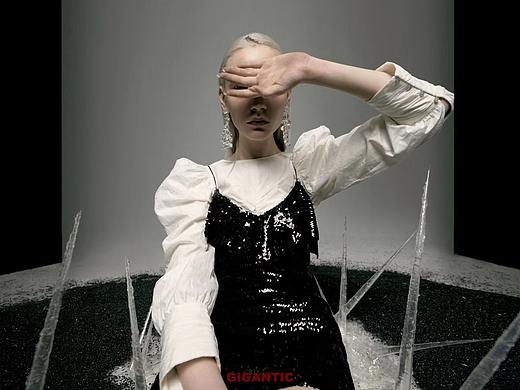 时尚大片- GIGANTISM 