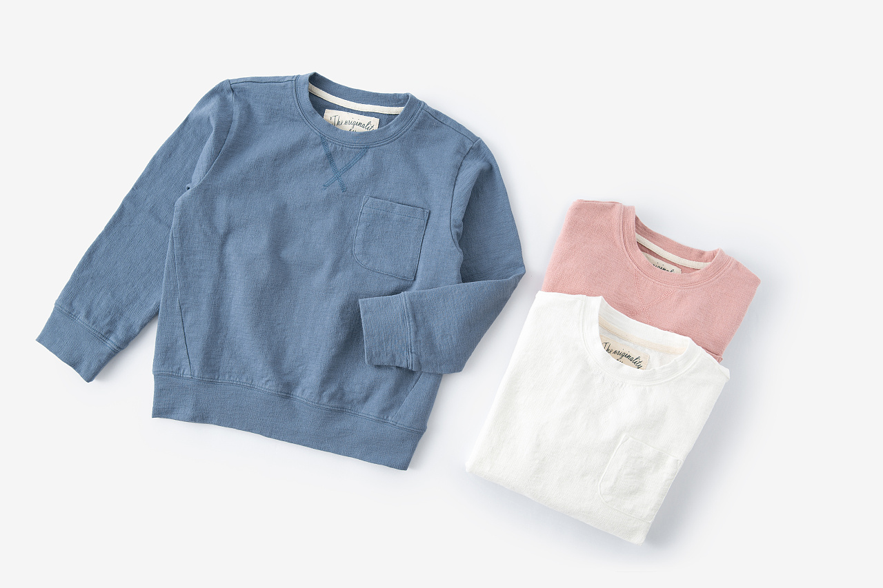 亲子贴袋长袖t恤童装服装衣服白底静物产品拍摄图