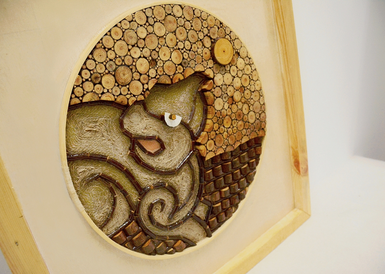 瑶族木片装饰画盘瓠