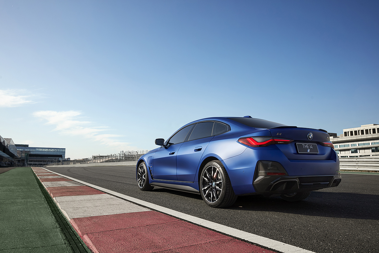 BMW I4