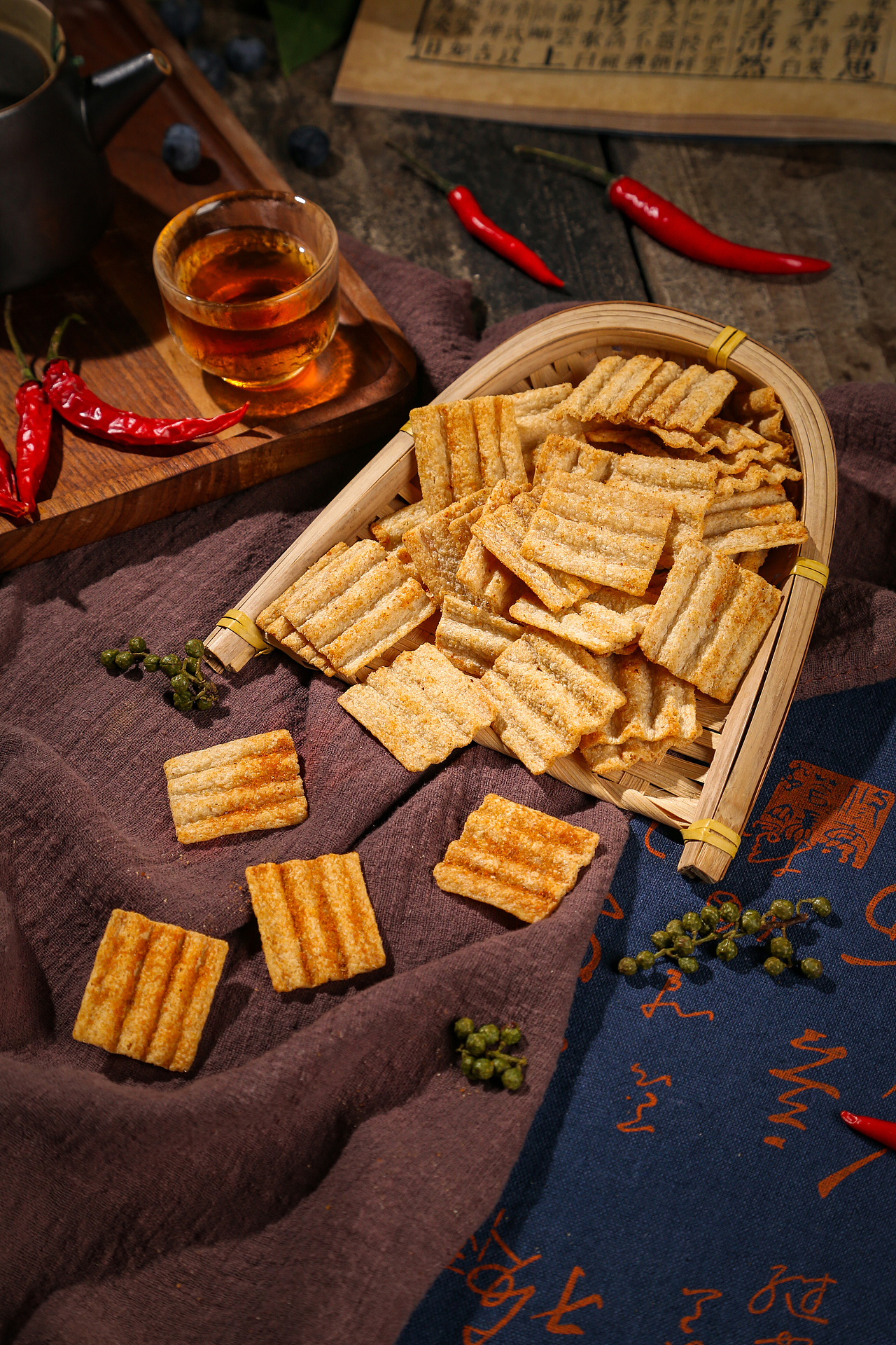 零食锅巴丨店铺:麦萌姐妹旗舰店丨商业拍摄