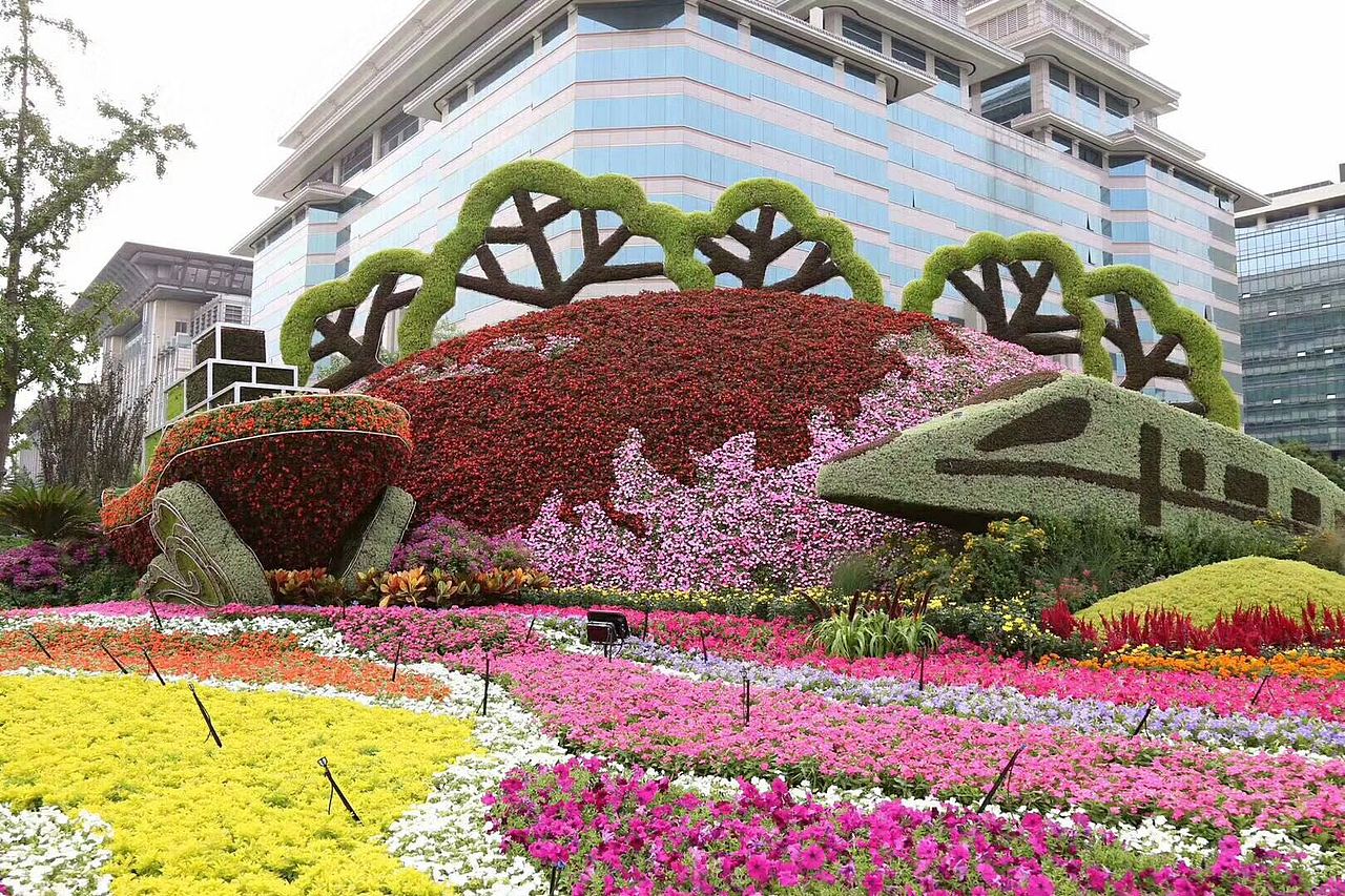 各种玻璃钢造型，五色草绿雕，风车布展（图ZMTUyNjE1NDY0） - 工艺品设计 - 站酷设计师gezhongdaxing原创素材 - 站酷ZCOOL