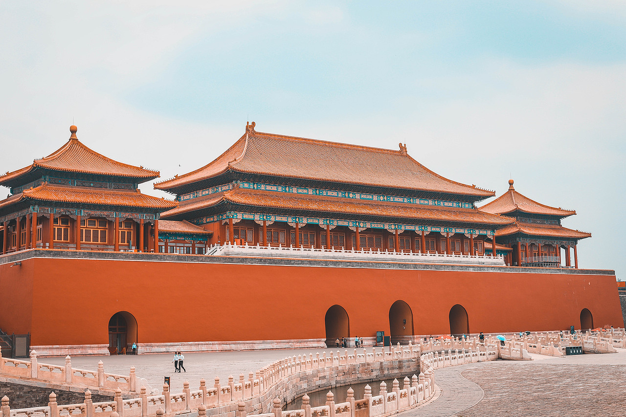 青橙色的午门而我在等你