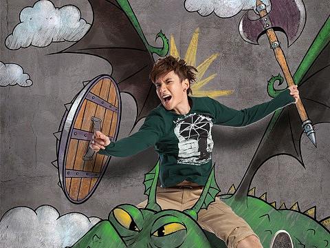 服装产品画册插画