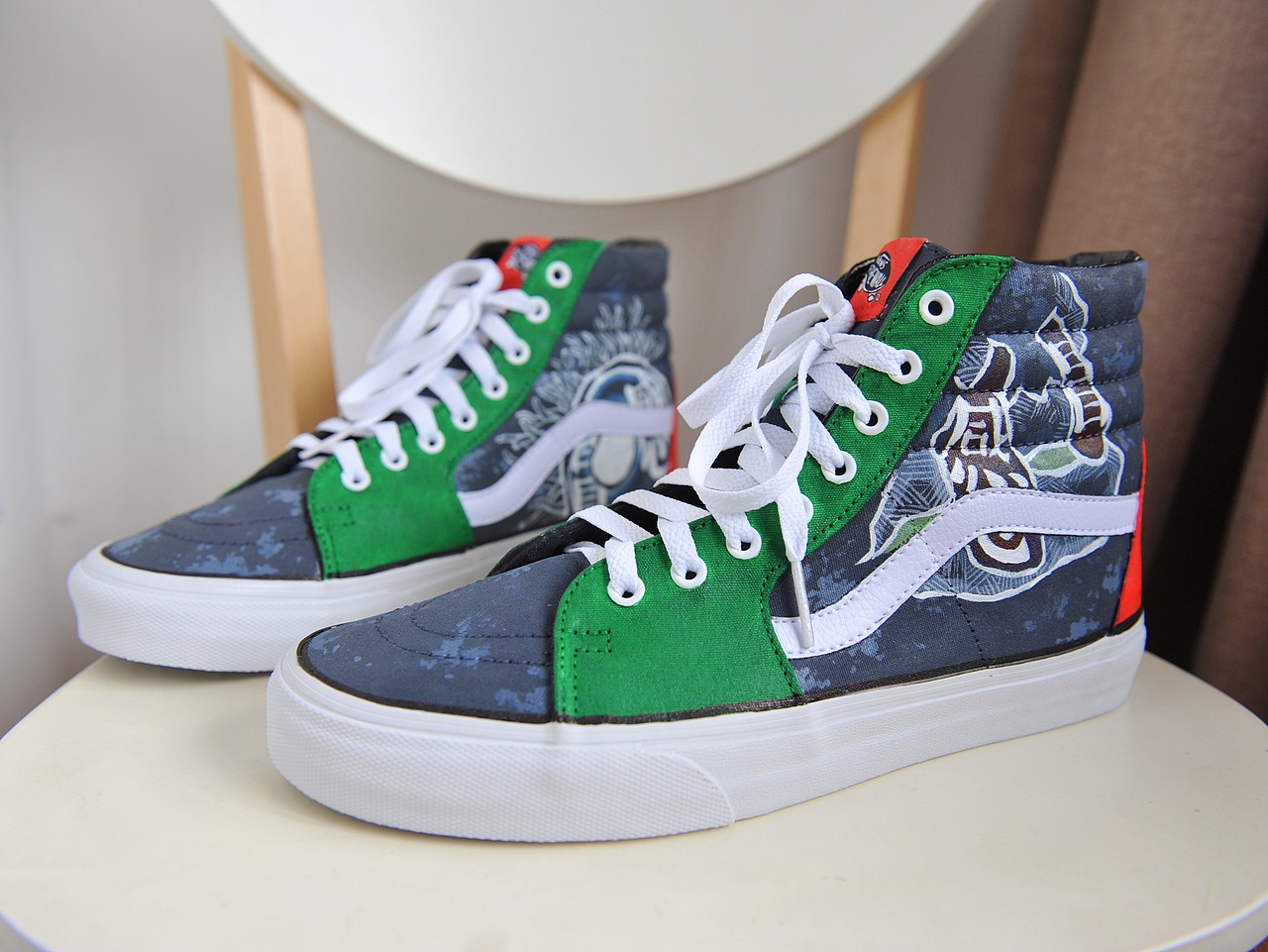 手绘【感冒】系列/VANS SK8-HI DIY（图ZNjE2NjQ0MzY=） - 新锐潮流插画 - 站酷设计师秋千上的树叶原创素材 - 站酷ZCOOL