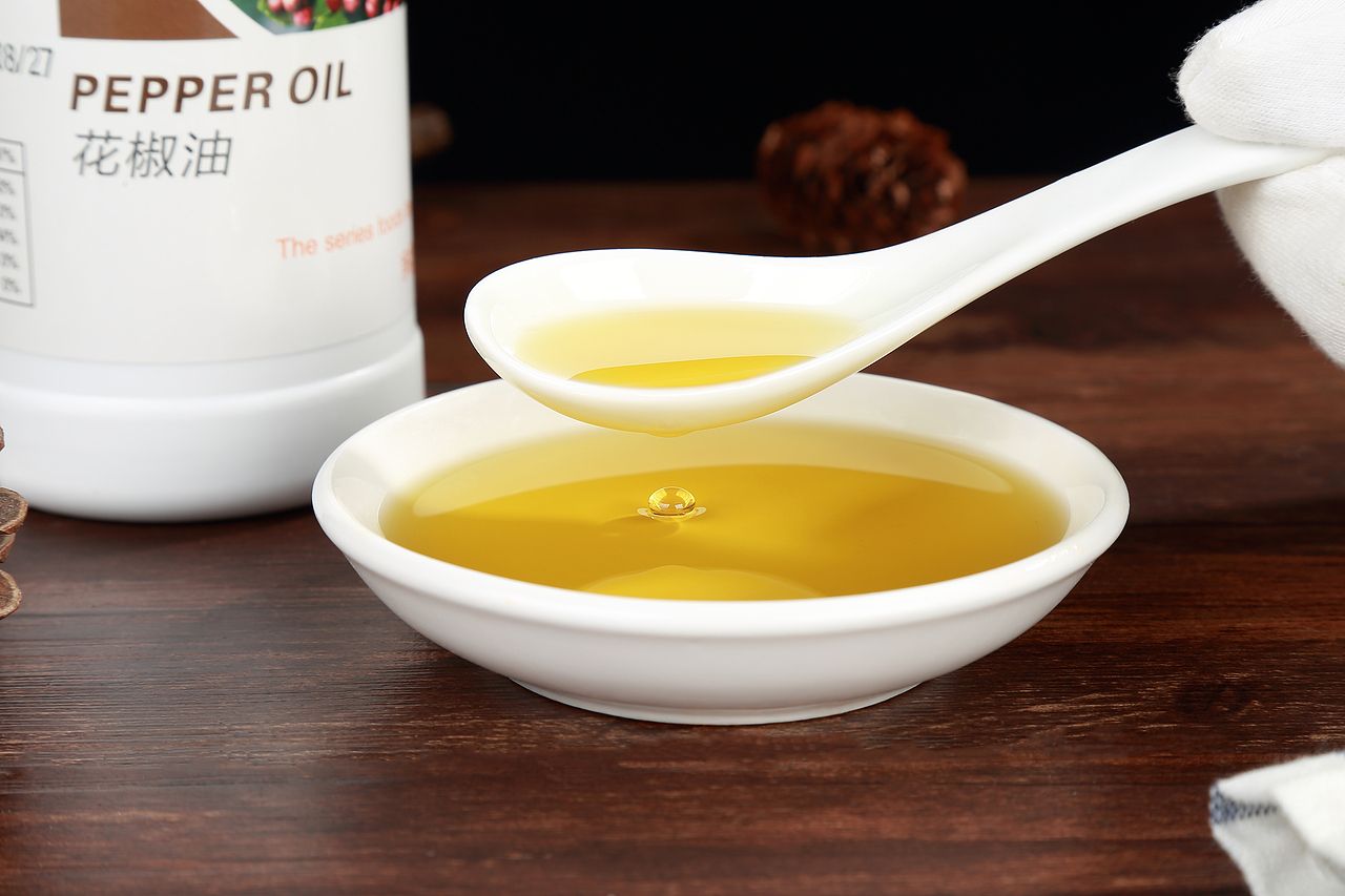 調(diào)料．香油（圖ZOTU1MzA5MDQ=） - 產(chǎn)品攝影 - 站酷設(shè)計(jì)師商業(yè)攝影楊光全原創(chuàng)素材 - 站酷ZCOOL