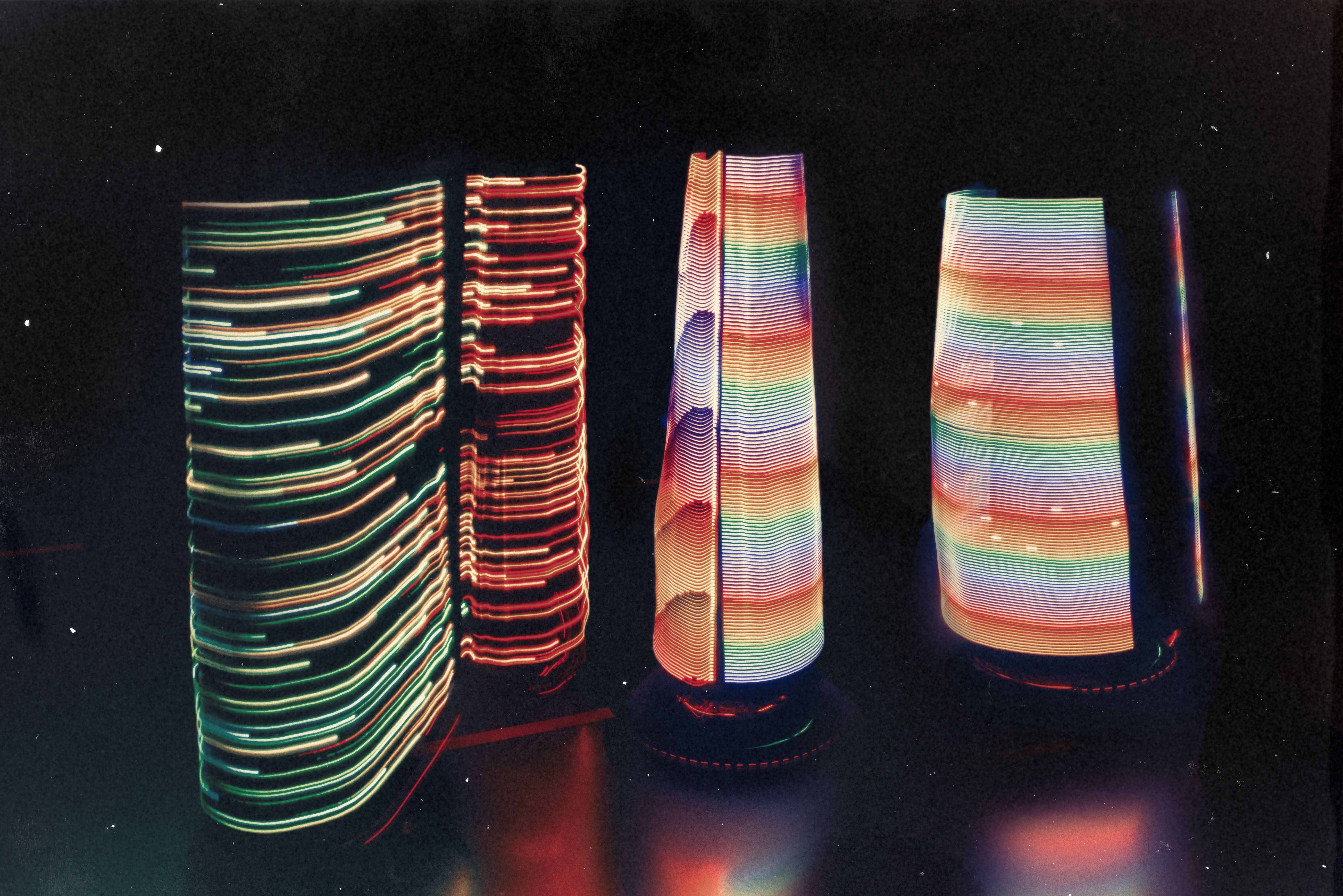 【新锐力量】胡佳雄:发现问题 表达态度 寻找和解_中