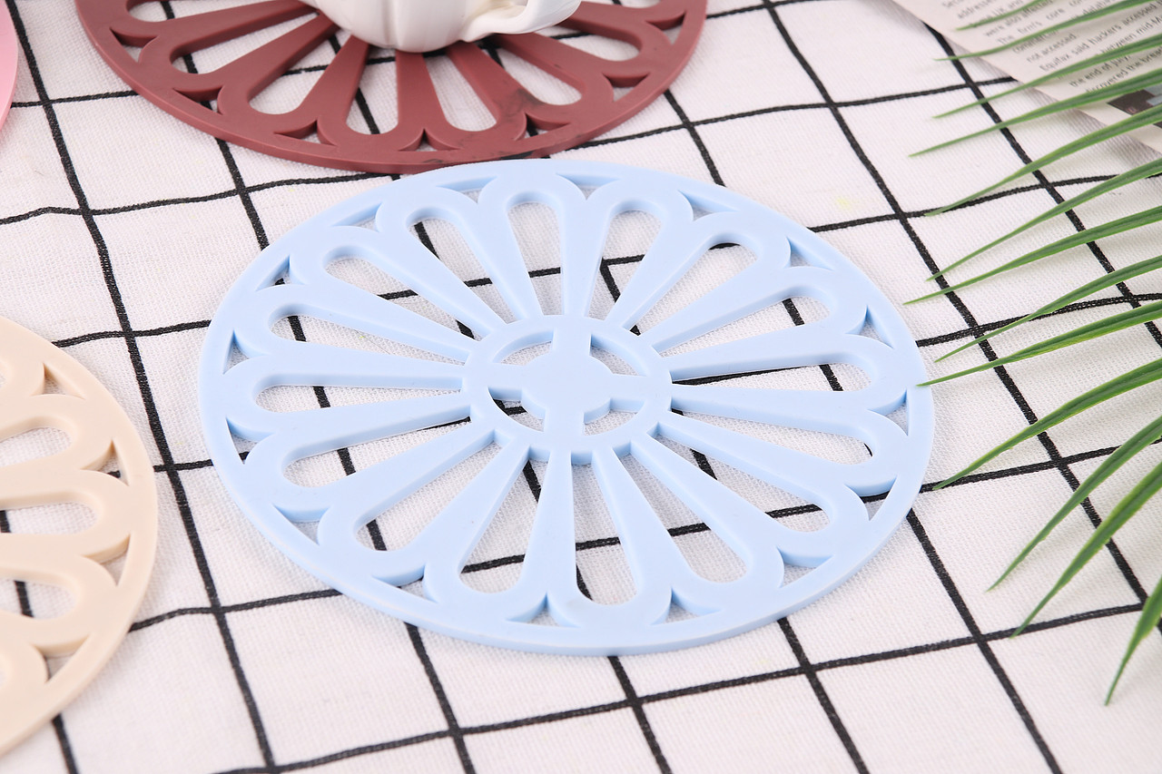 B01餐饮工具\C02-杯子水壶\V05塑料杯垫X2