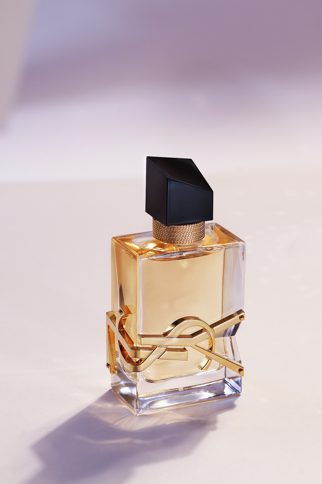 一些新买的彩妆护肤品拍摄 原创摄影（图ZMjY1NDgzMTc2） - 产品摄影 - 站酷设计师浅语低喃原创素材 - 站酷ZCOOL