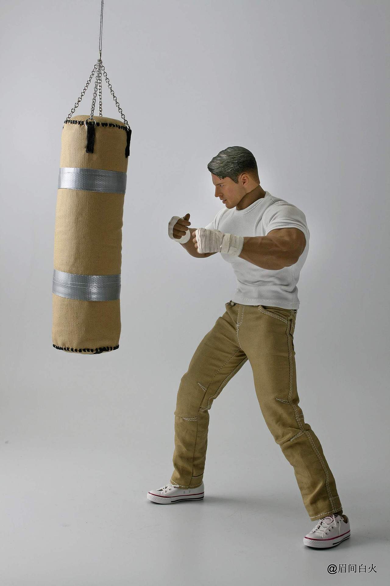 的壮硕了许多 但是夸张的风格是我特别喜欢的 期间还自制了个小沙袋给