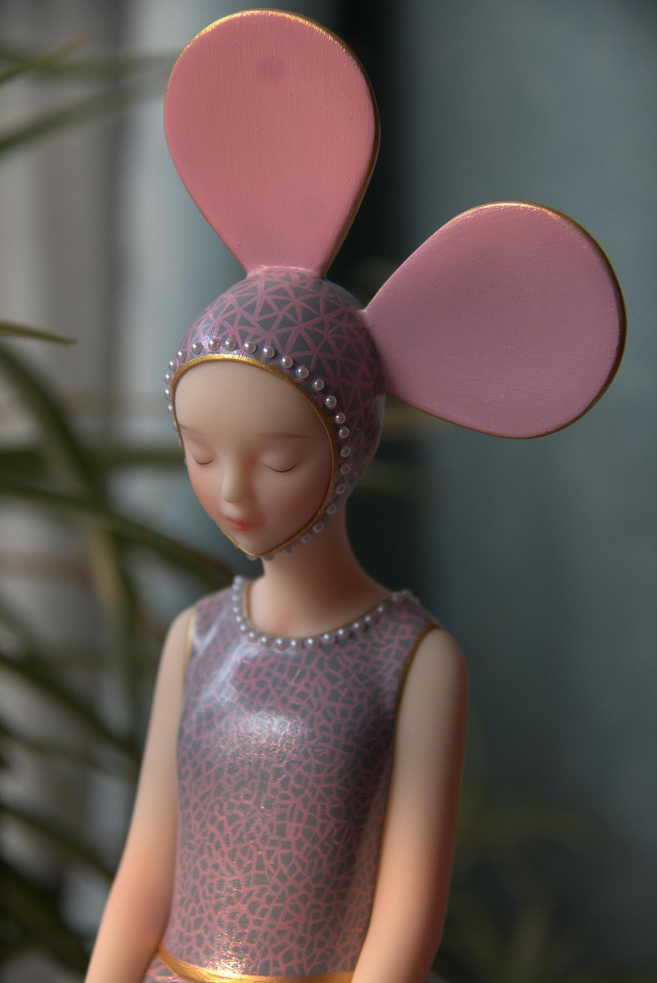 艺术家纪念款雕塑