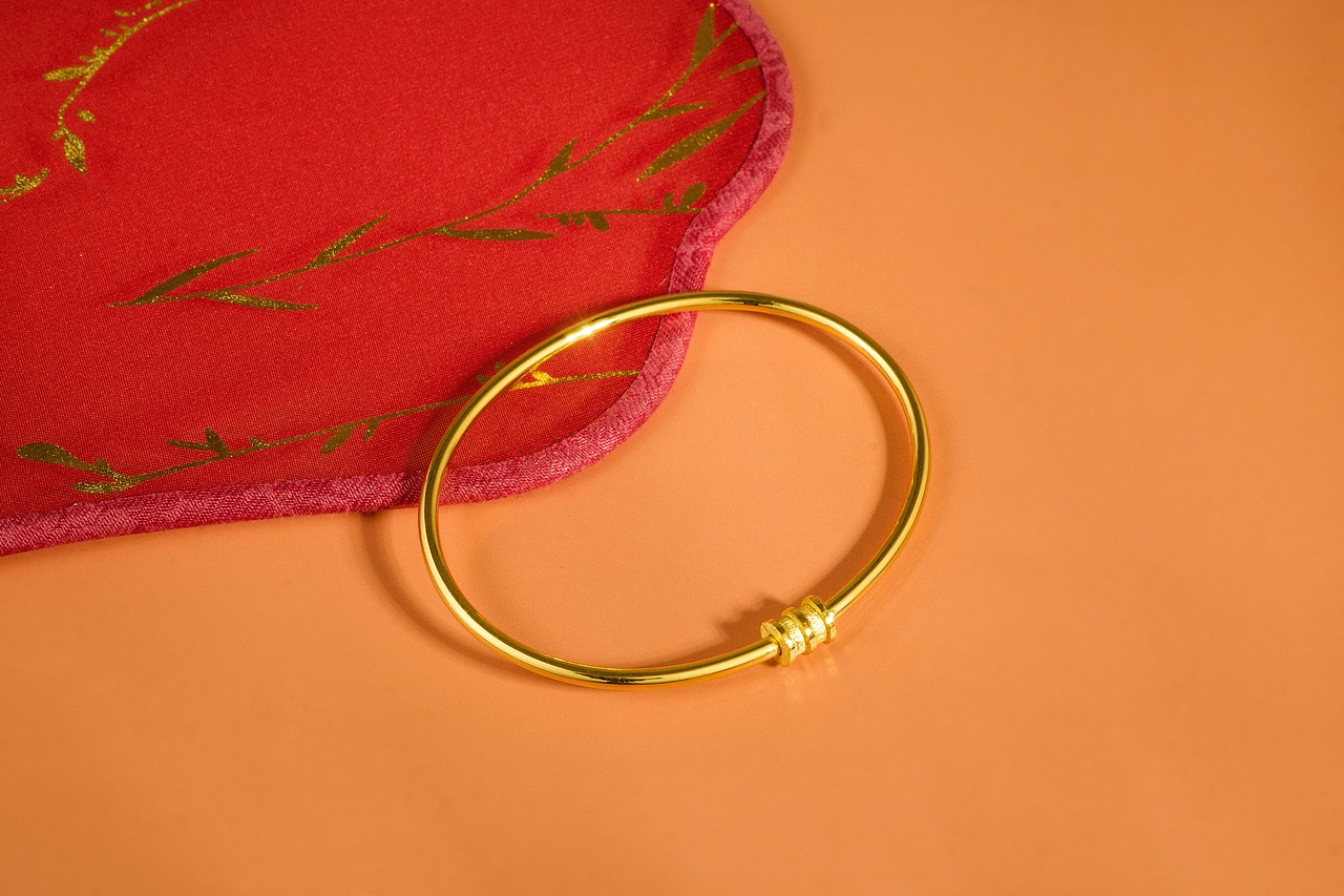 黄金产品拍摄,贵妃镯系列场景图