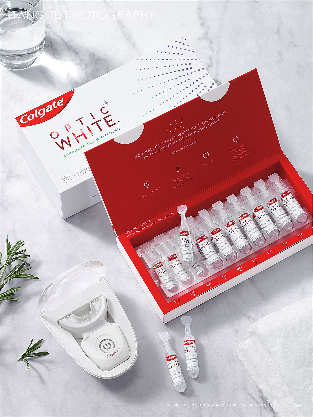 假装在加班！高露洁美牙仪拍摄（图ZMTg0Njg1NTky） - 产品摄影 - 站酷设计师禅宗喝水原创素材 - 站酷ZCOOL