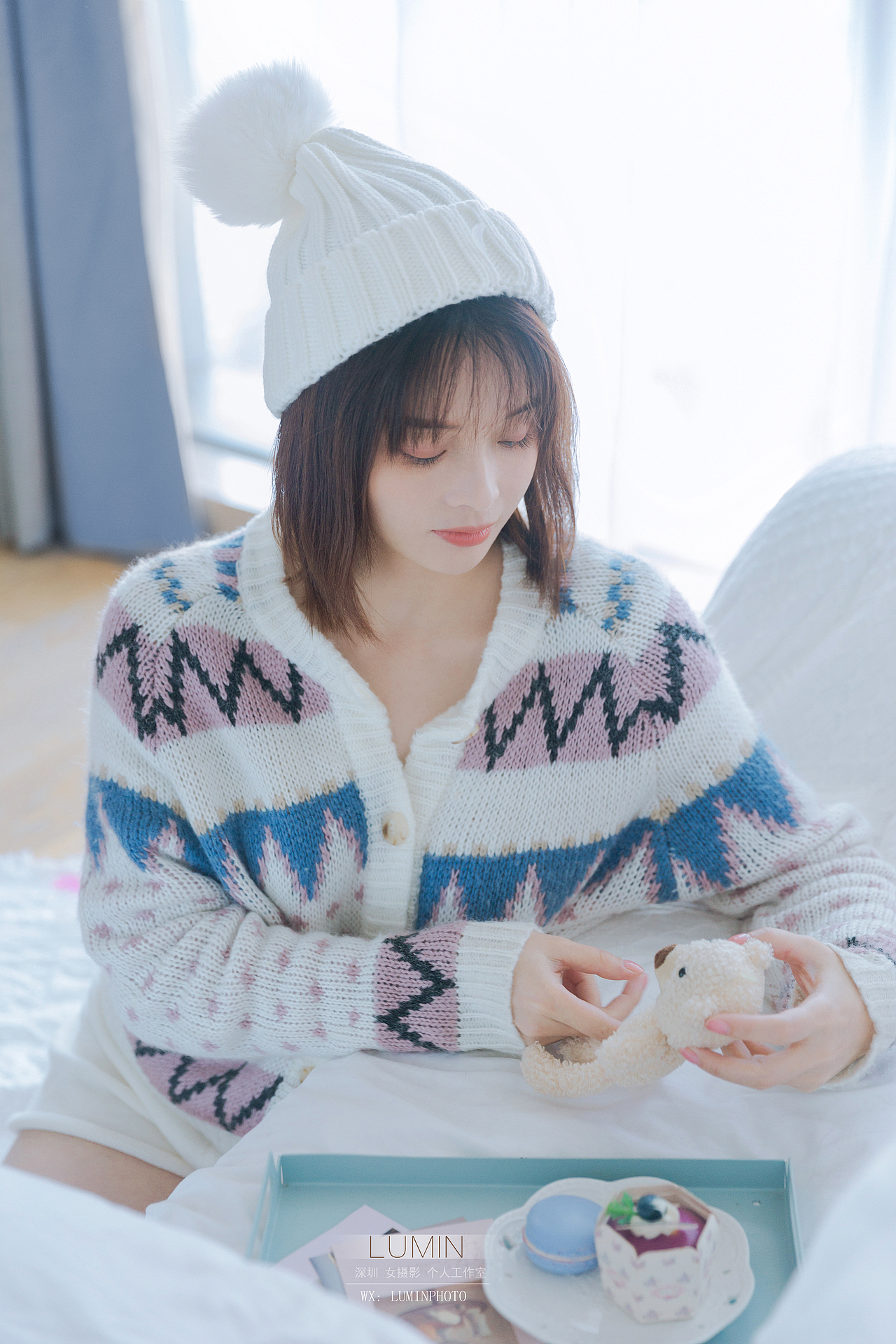 冬日写真 雪花毛衣 冬天室内写真 小清新（图ZMjg0MTk5MjQw） - 人像摄影 - 站酷设计师深圳女摄LUMIN原创素材 - 站酷ZCOOL