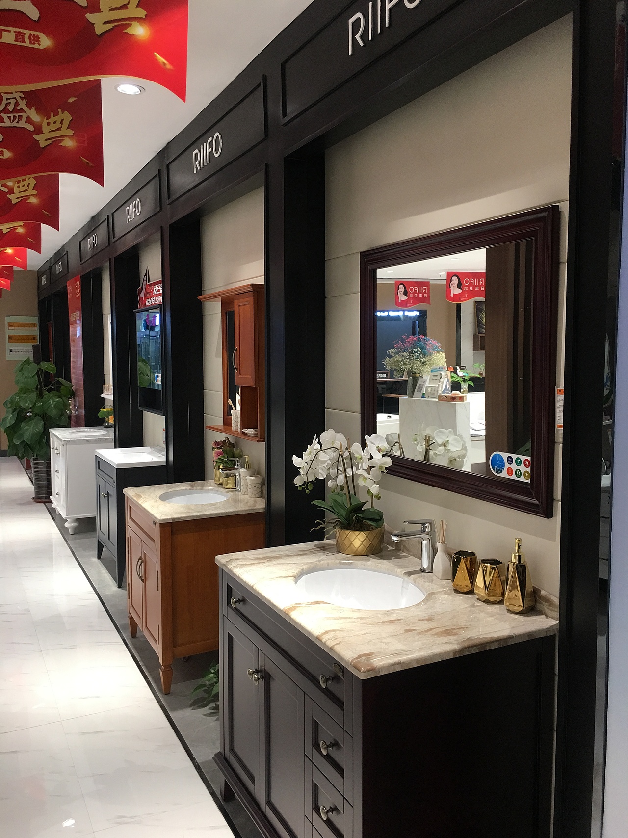 日丰卫浴专卖店实景摄影