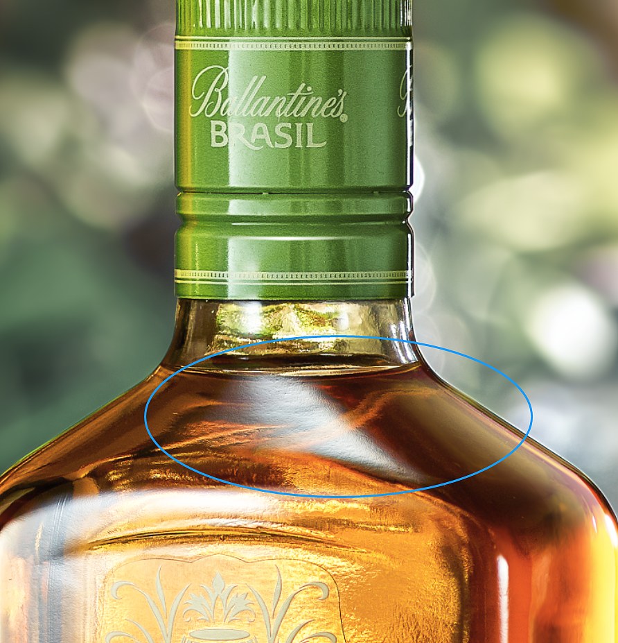 顶光+硫酸纸,体现瓶身顶部结构。