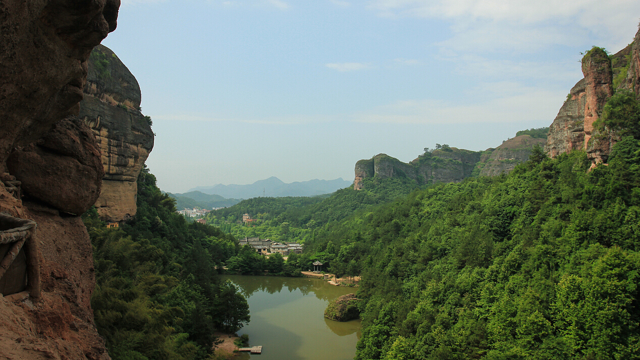 永康方岩石鼓寮影视城