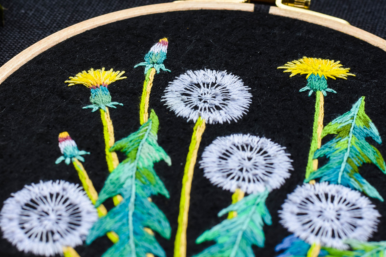 刺绣蒲公英