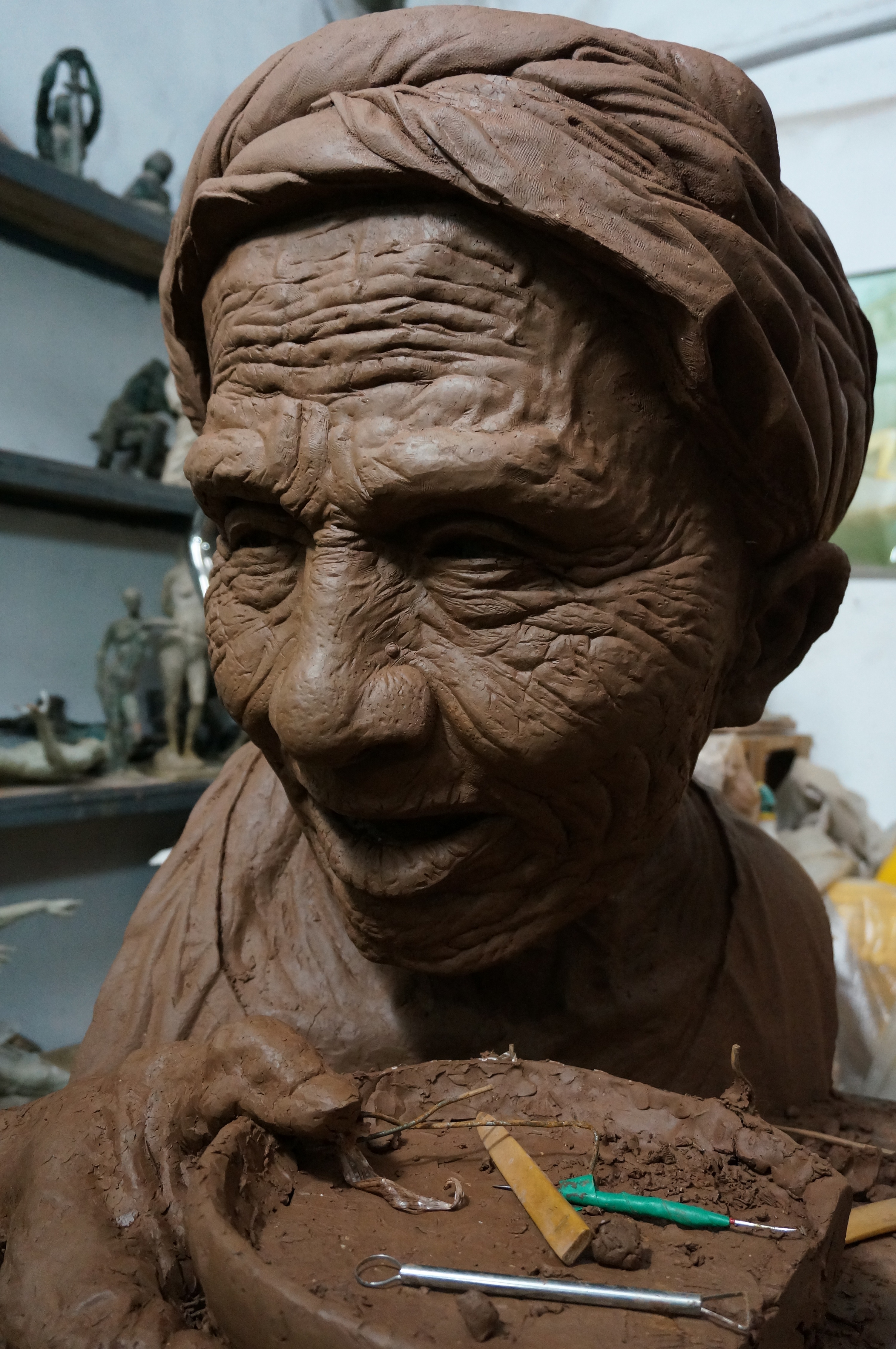 《父亲》罗中立----雕塑泥稿未完···先睹为快!