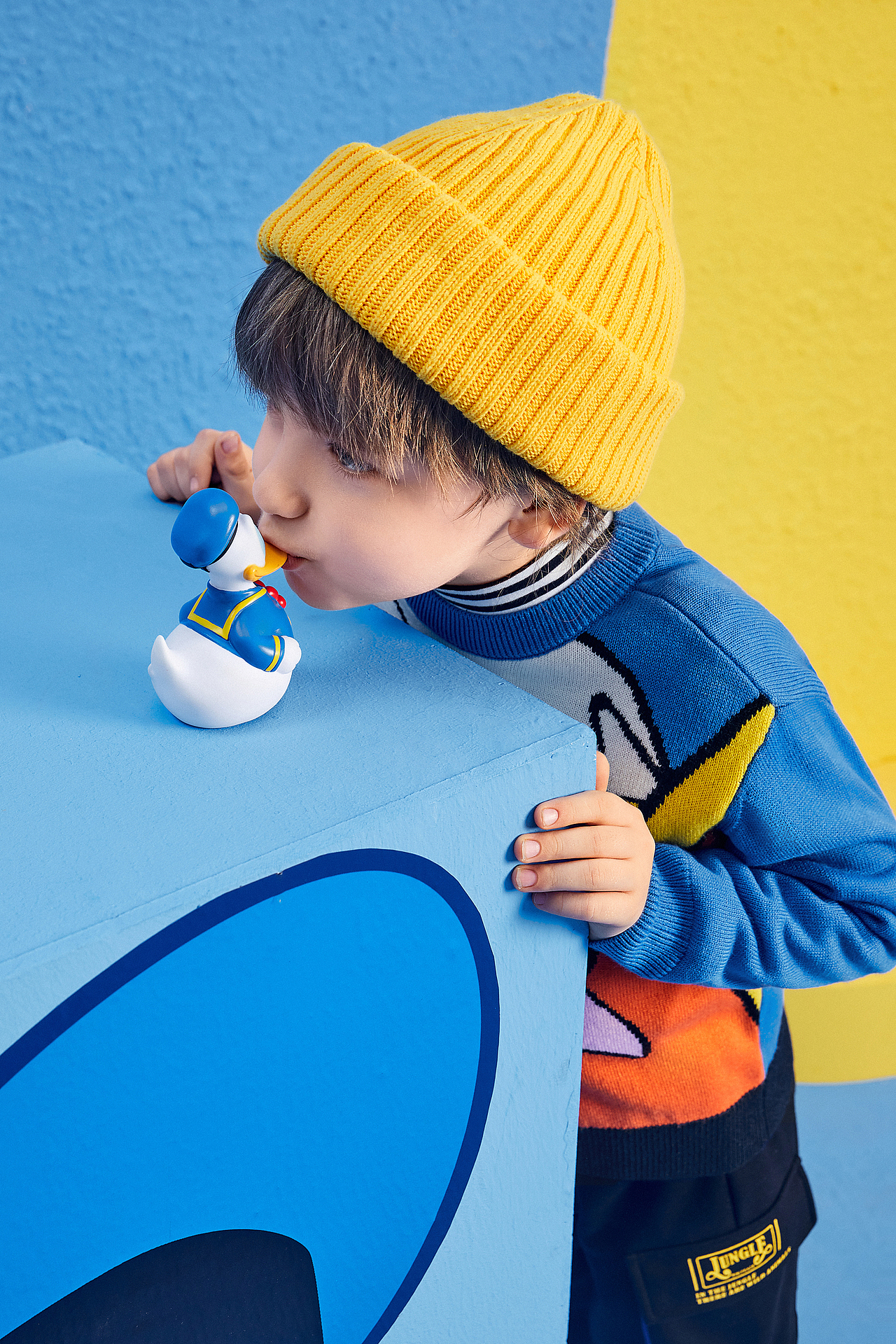 太平鸟童装唐老鸭主题拍摄