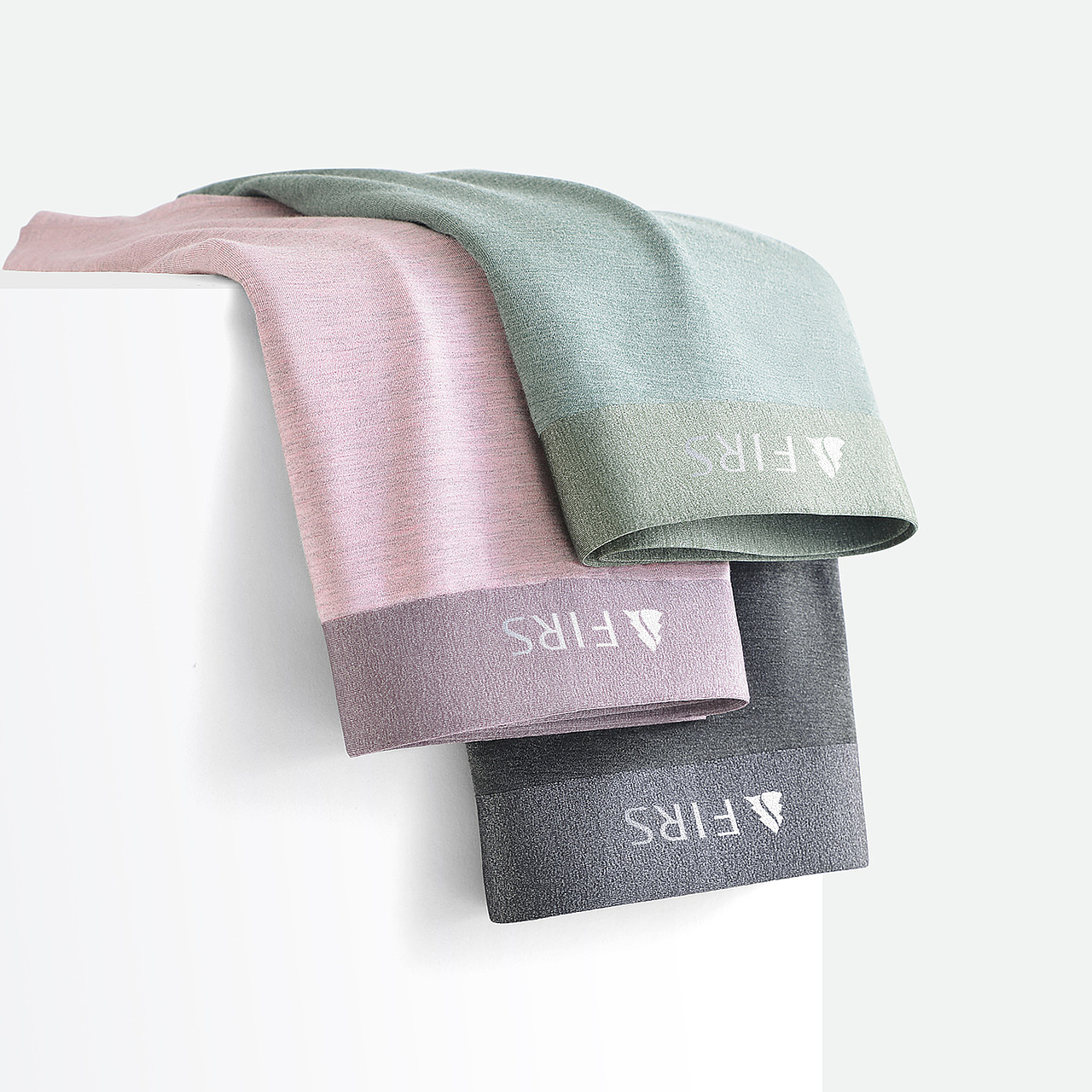 男式内裤造型挂拍摄影