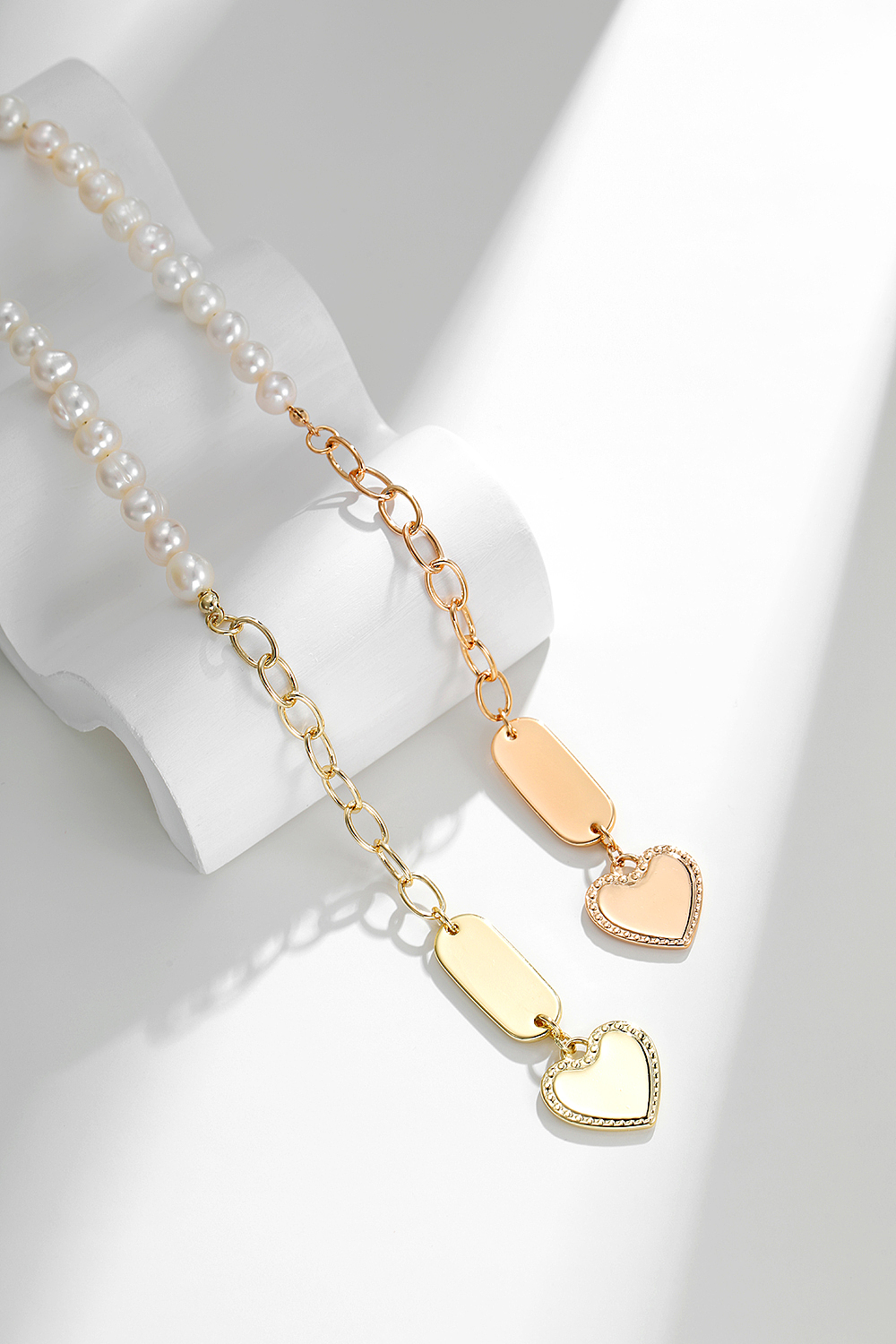 电商日常拍摄 简约场景 胸针 耳钉 项链 手链 戒指（图ZMjg1MzUzNjM2） - 产品摄影 - 站酷设计师广州小韩原创素材 - 站酷ZCOOL