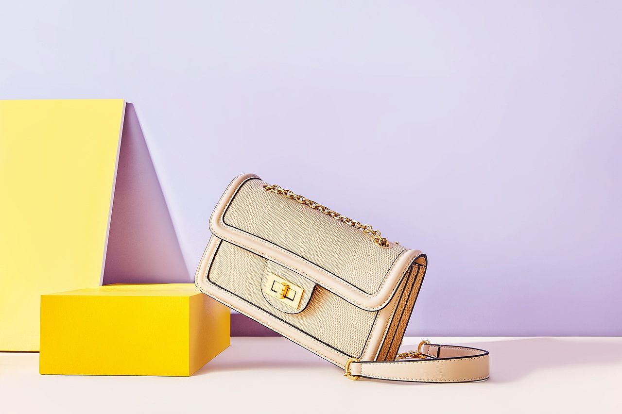 强士利真皮女包静物图（图ZMTg0NDQwNzQw） - 产品摄影 - 站酷设计师消失的人鱼线原创素材 - 站酷ZCOOL