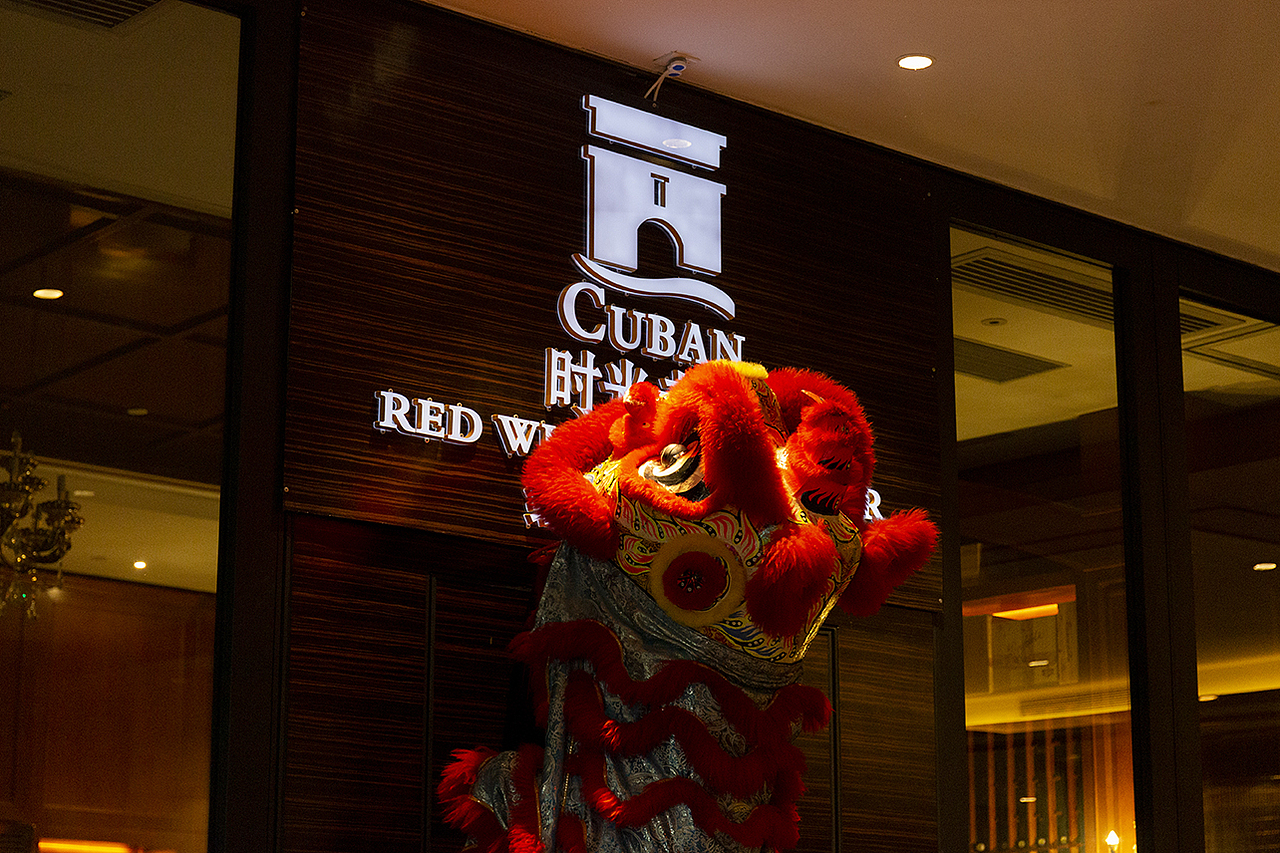 春节｜舞狮（图ZMjAwOTU2MDcy） - 人文/纪实摄影 - 站酷设计师垃圾中的战斗机原创素材 - 站酷ZCOOL