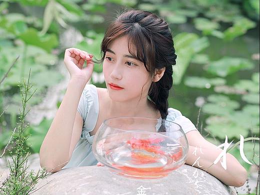 金鱼少女